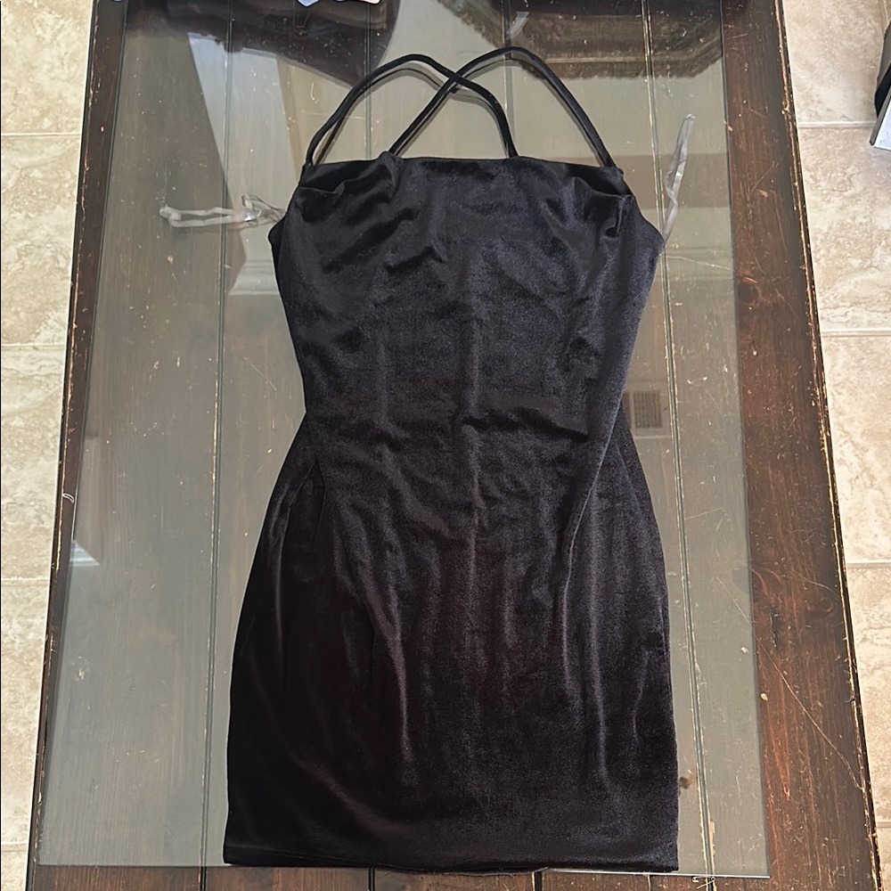 Elegant Black Velvet olive tree mini dress 🖤